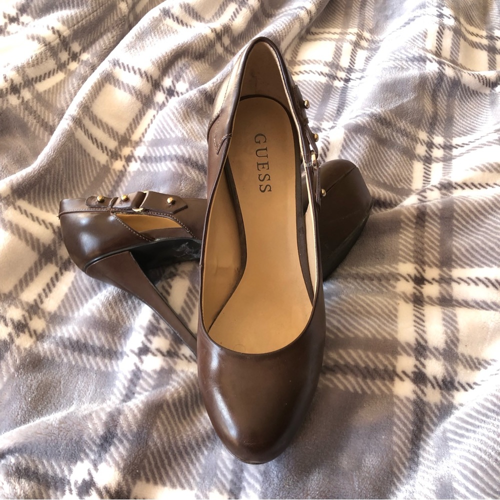 GUESS Round Toe Brown Heels
